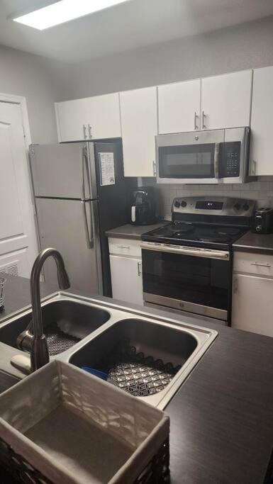 Modern 2Br Oasis! Apartment Phoenix Exterior photo